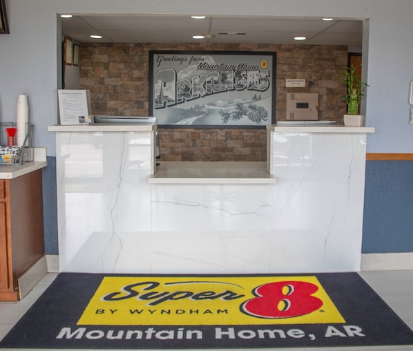 Check-in/check-out kiosk - Super 8 by Wyndham Mountain Home (Mountain Home)