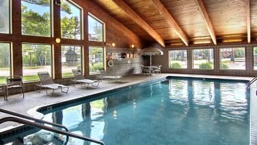 Blossom Hotel & Suites Traverse City