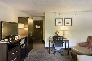Romantic Room, Jetted Tub | 1 bedroom, desk, laptop workspace, iron/ironing board