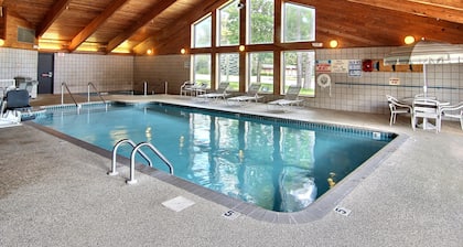 Blossom Hotel & Suites Traverse City