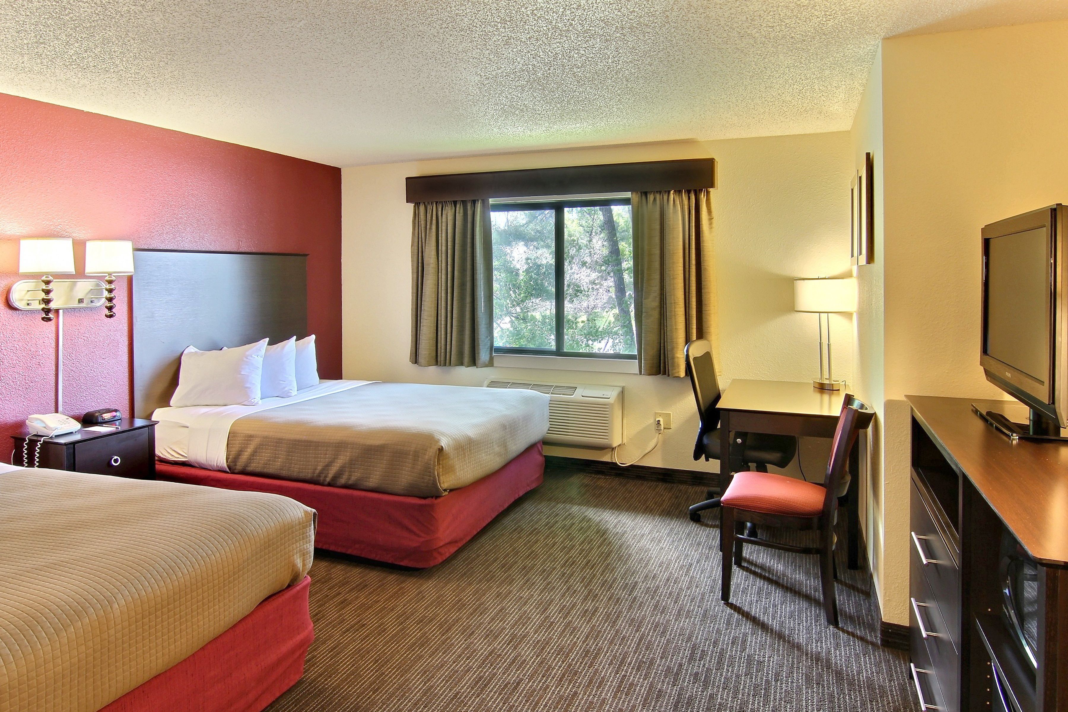 Desk, laptop workspace, iron/ironing board, free WiFi