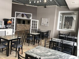Desayuno continental incluido todos los días 