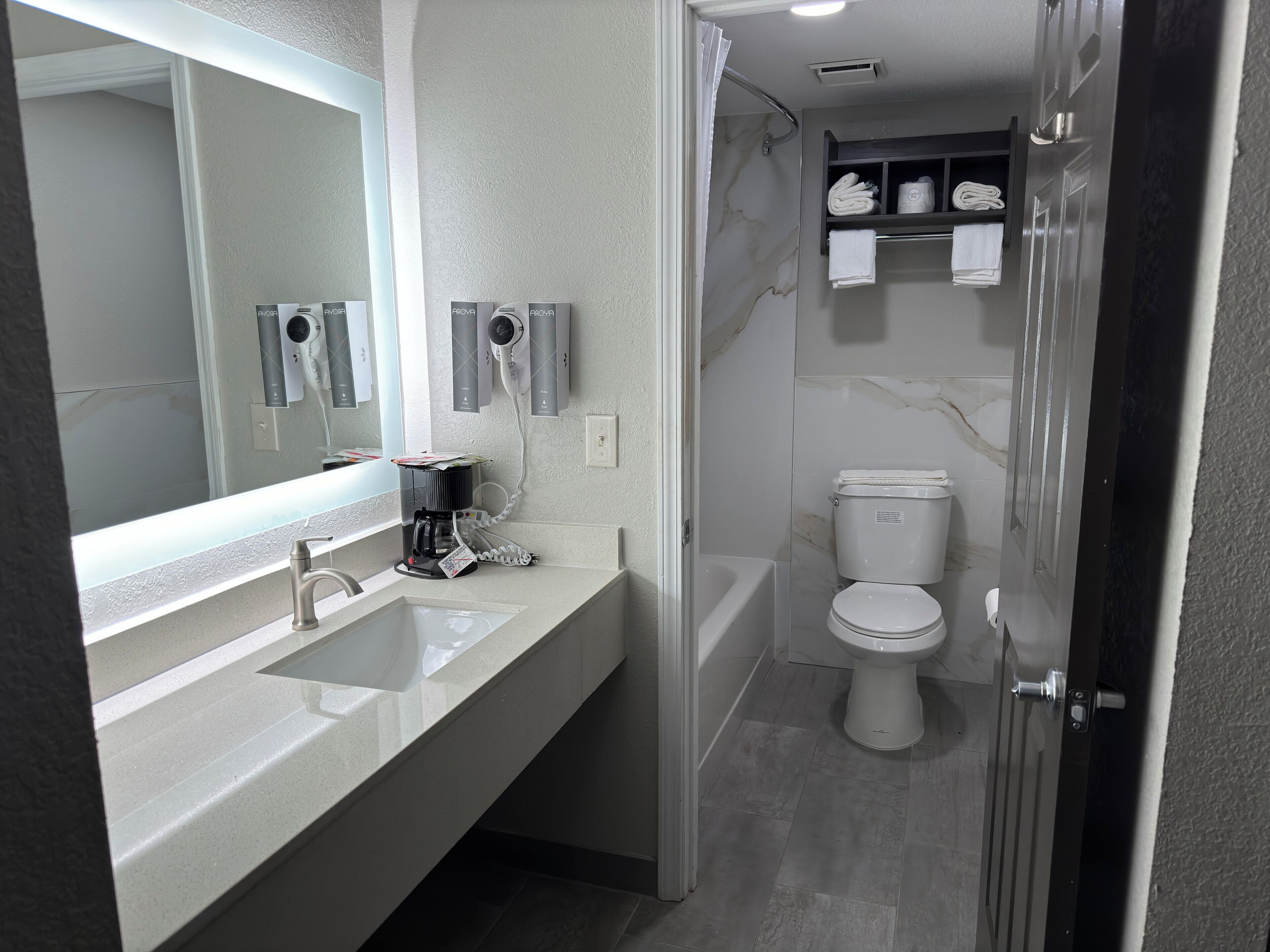 2 King beds, Non Smoking | Bathroom