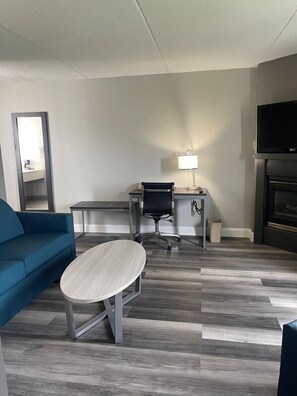 2 Room Suite, 1 King Bed with Sofa bed, Whirl Pool, Fireplace, Non Smoking
