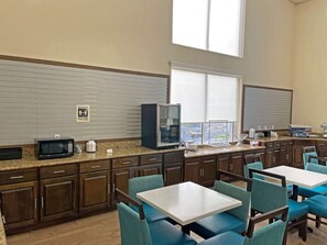 Free daily buffet breakfast 
