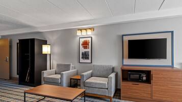 Deluxe Studio Suite, 1 King Bed, Non Smoking