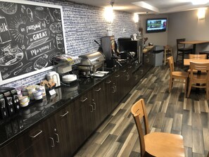 Desayuno de autoservicio incluido todos los días