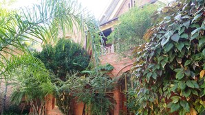 Unclassified image, 4 of 48, button - Simpson Of Potts Point (Potts Point)