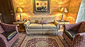 1 bedroom, premium bedding, desk, iron/ironing board