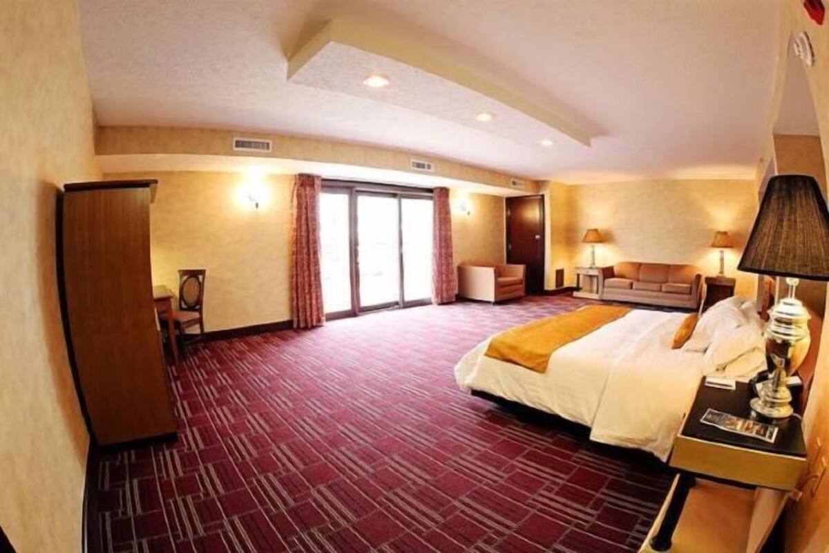 1 habitación, ropa de cama de alta calidad y escritorio