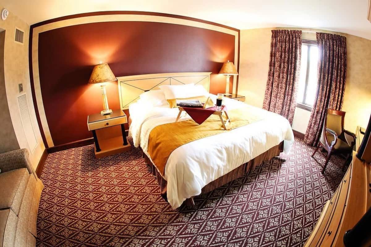 1 bedroom, premium bedding, desk, iron/ironing board
