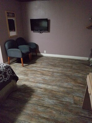 Standard Room, 1 King Bed, Smoking - Hollywood Stars Inn - In Los Angeles (Hollywood) (Los Angeles)