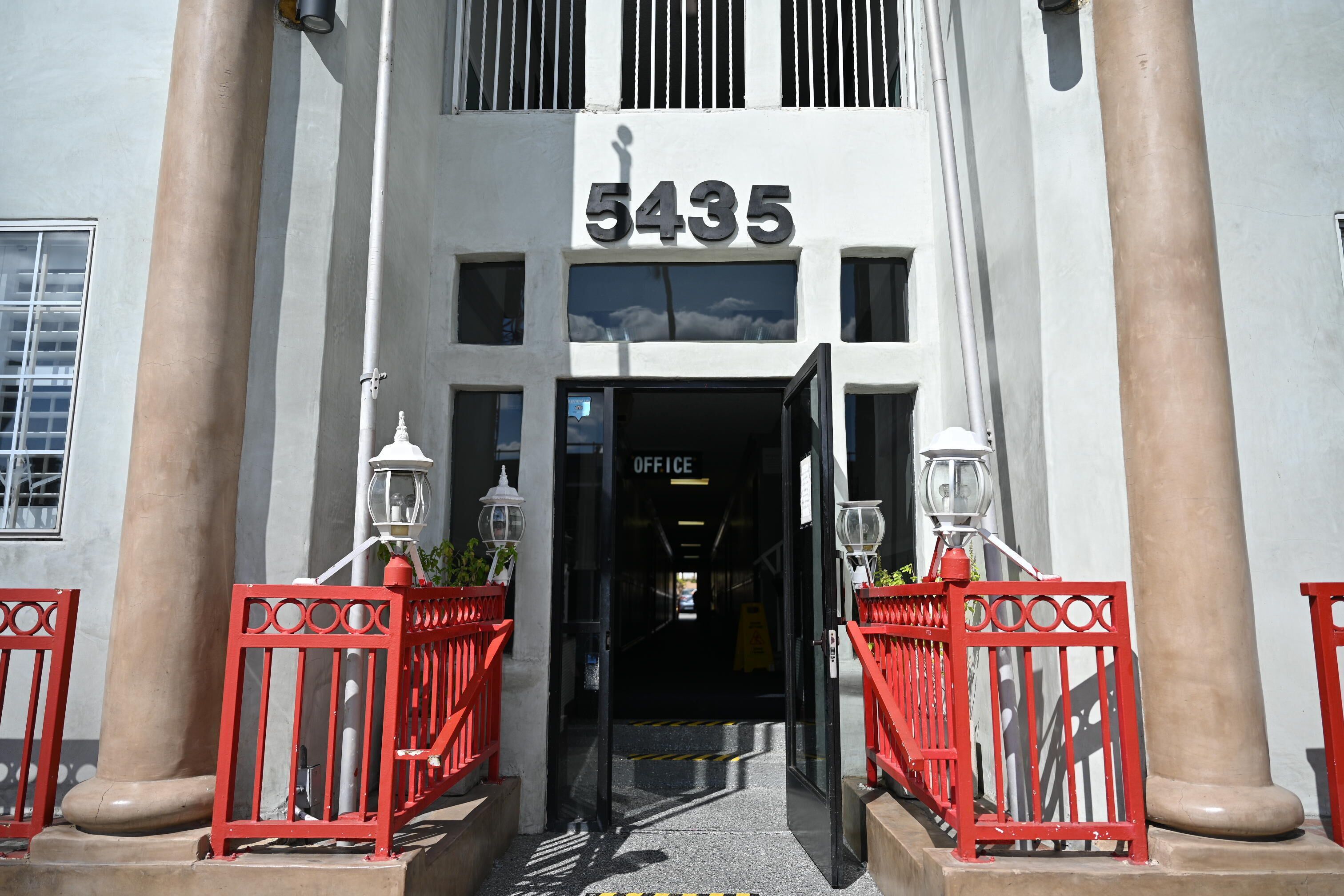 Mặt tiền nơi lưu trú