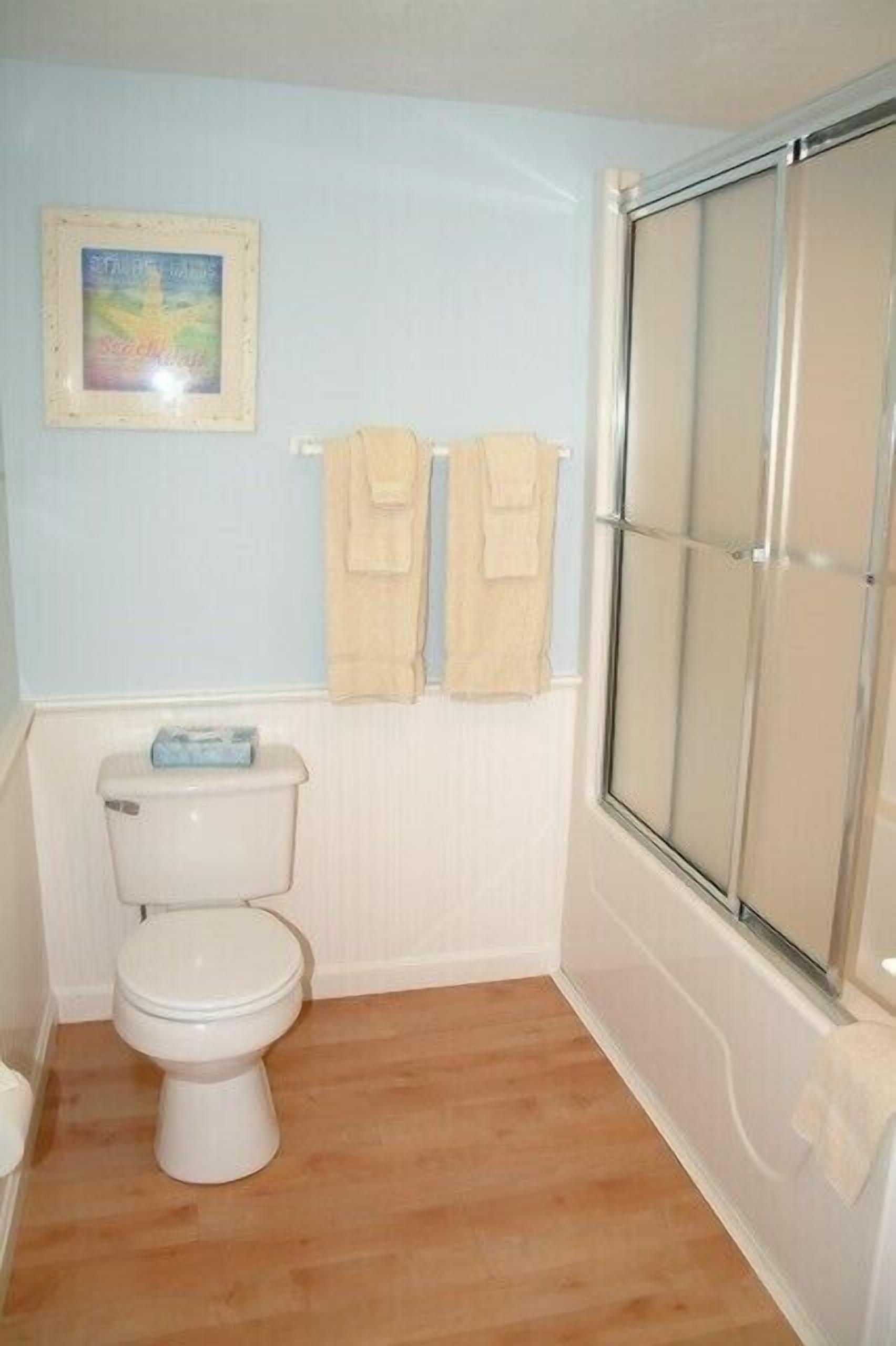 cottage, 1 bedroom | bathroom | combined shower/bathtub, hair dryer, towels