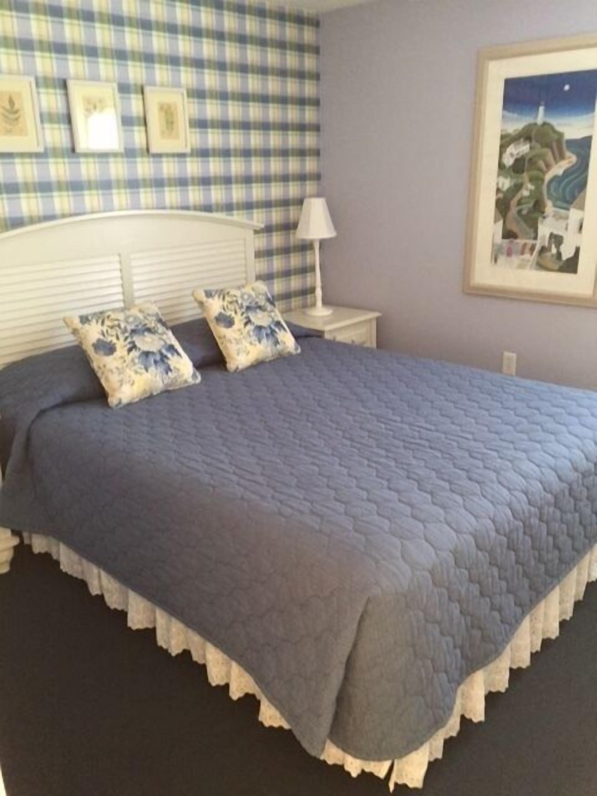 cottage, 2 bedrooms, 2 bathrooms | alarm clocks