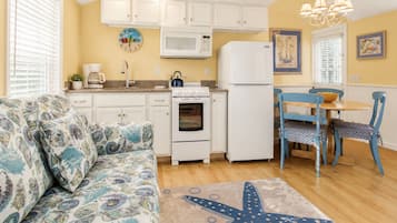 Cottage, 1 Bedroom | Private kitchen | Fridge, microwave, oven, stovetop