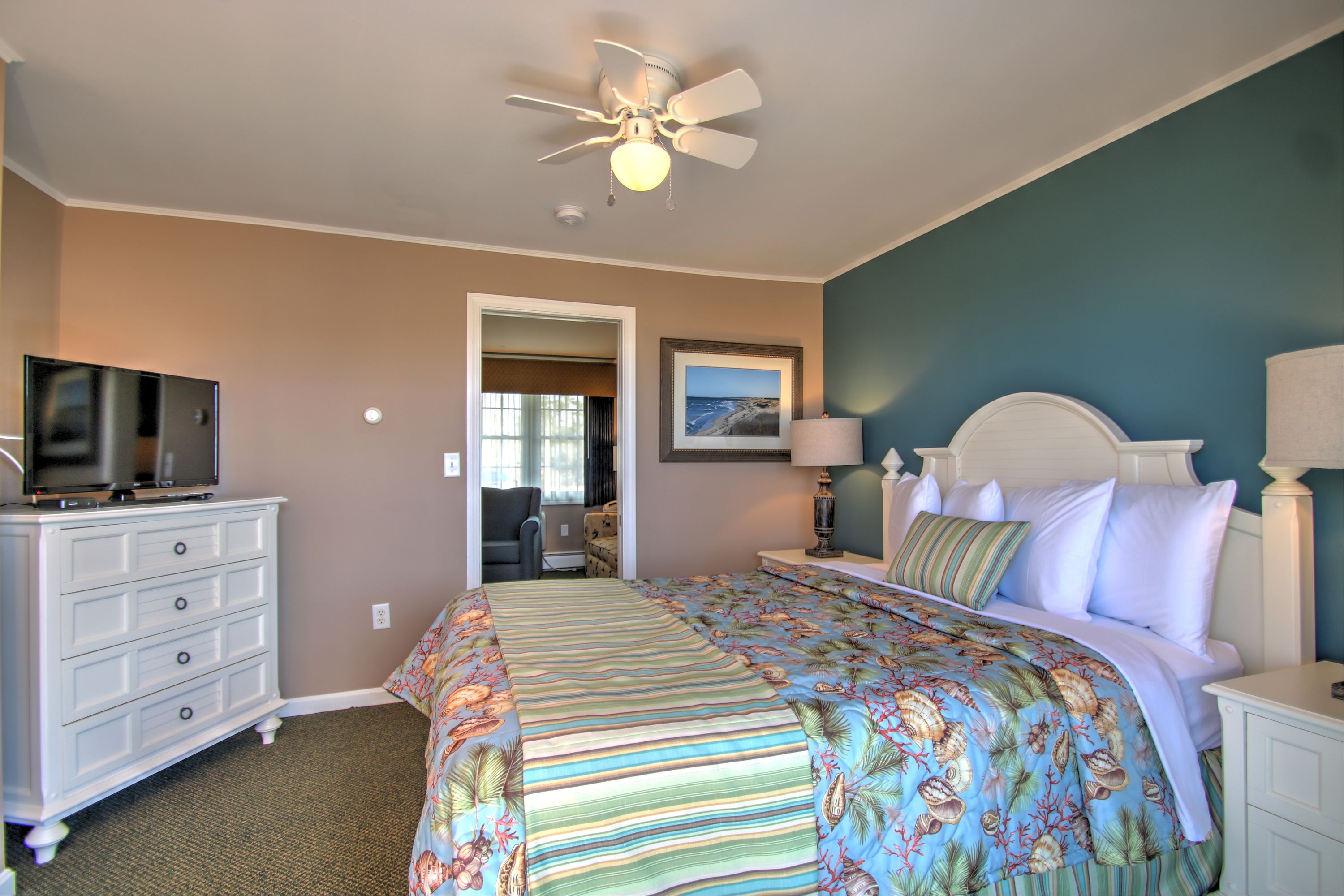 suite, 1 bedroom | alarm clocks