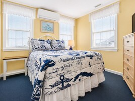 Cottage, 3 Bedrooms | Bed sheets, alarm clocks