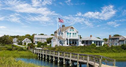 Colonial Acres Resort