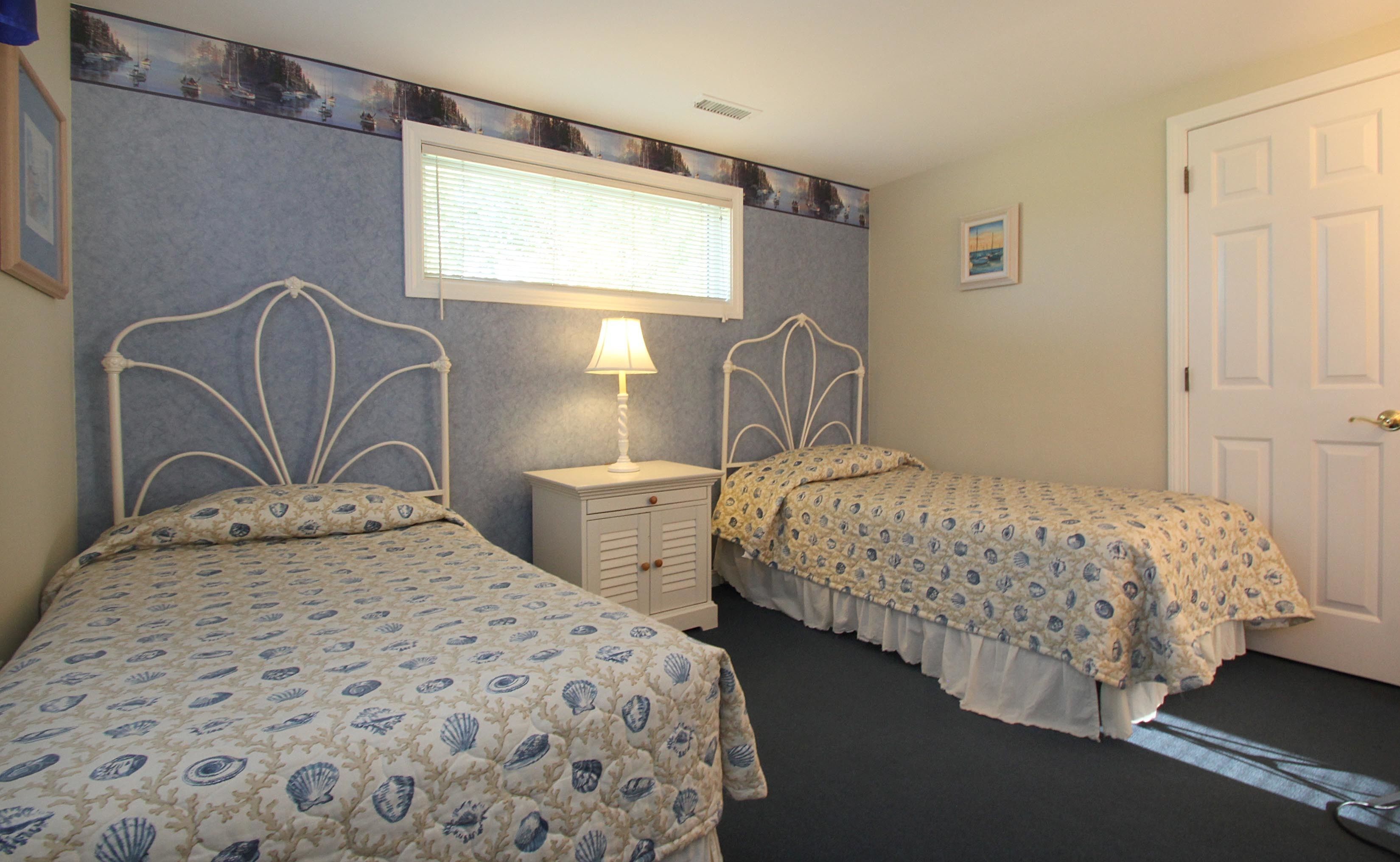 cottage, 2 bedrooms, 1 bathroom | alarm clocks