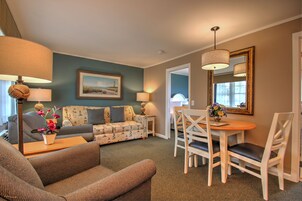 Suite, 1 Bedroom | Alarm clocks