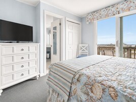 Suite, 1 Bedroom | Bed sheets, alarm clocks