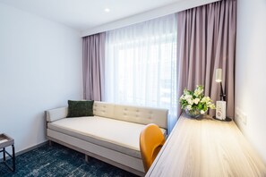 Standard Room, 2 Twin Beds | Hypo-allergenic bedding, minibar, in-room safe, desk