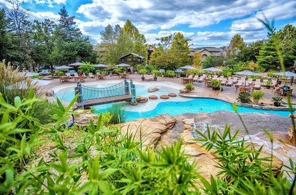 Seasonal outdoor pool, pool umbrellas, sun loungers