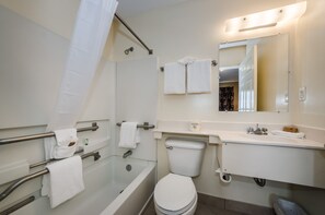 Amenidades de baño gratuitas y toallas 