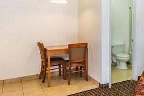 Standard Room, 1 Queen Bed, Non Smoking | Iron/ironing board, free WiFi, bed sheets