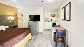 Room - Suburban Studios Abercorn (Savannah)