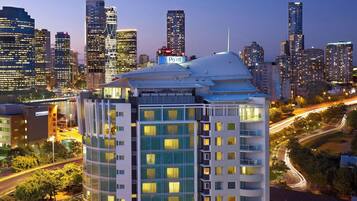 Fassade der Unterkunft – Abend/Nacht