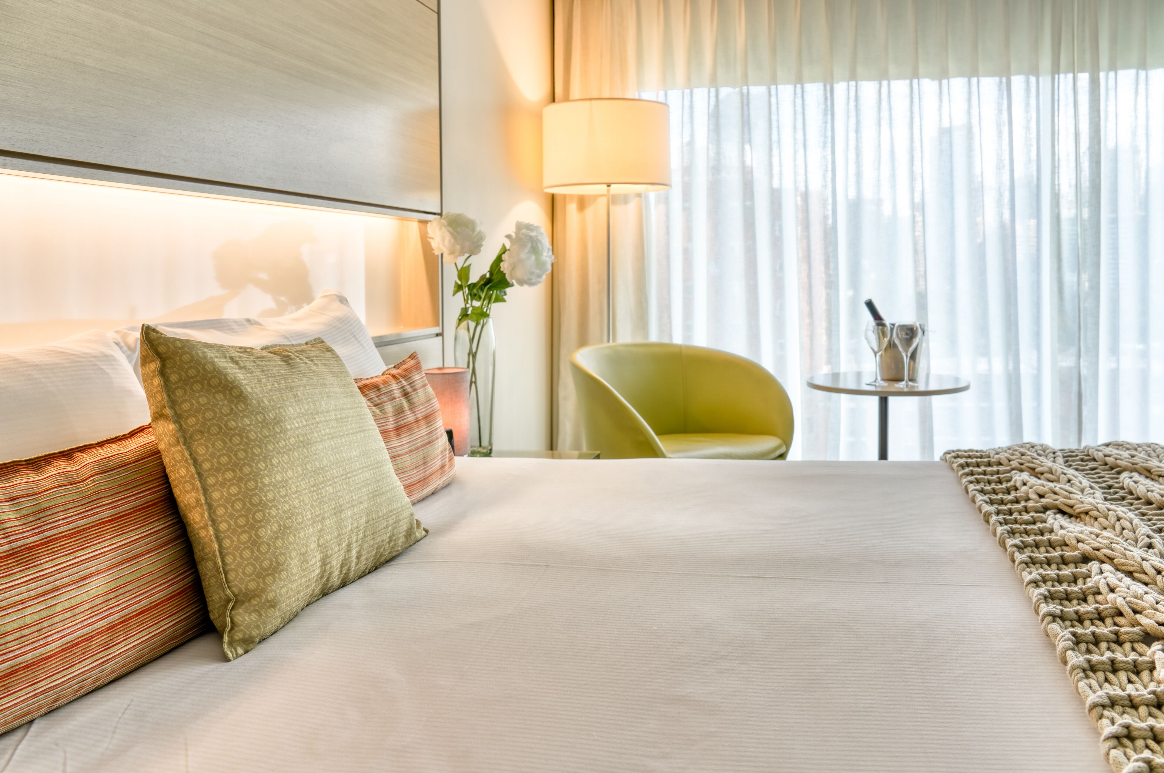 deluxe guest room | 1 bedroom, in-room safe, desk, blackout curtains