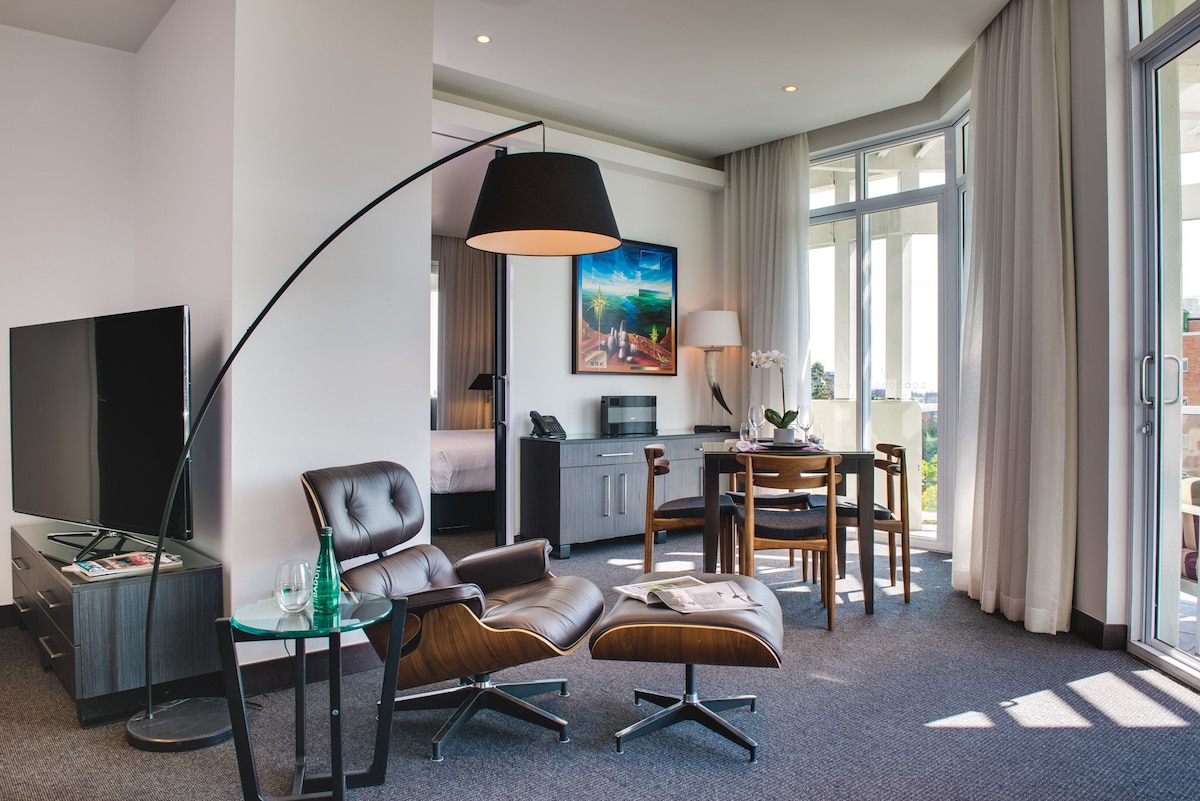 Point Hotel