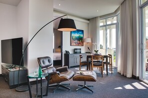 Suite, 1 Schlafzimmer, Stadtblick | Wohnbereich