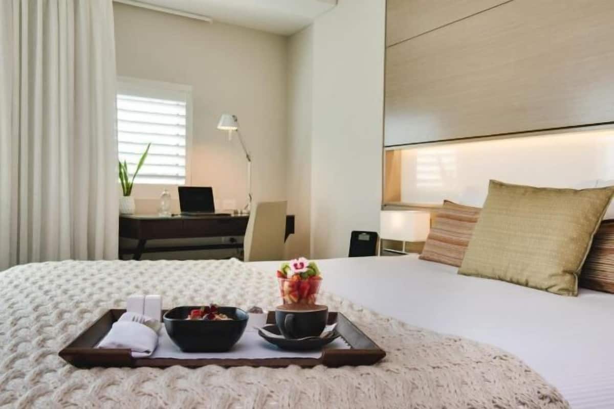 1 bedroom, in-room safe, desk, blackout curtains