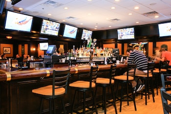 3 bars/lounges, poolside bar at Valley Forge Casino Resort