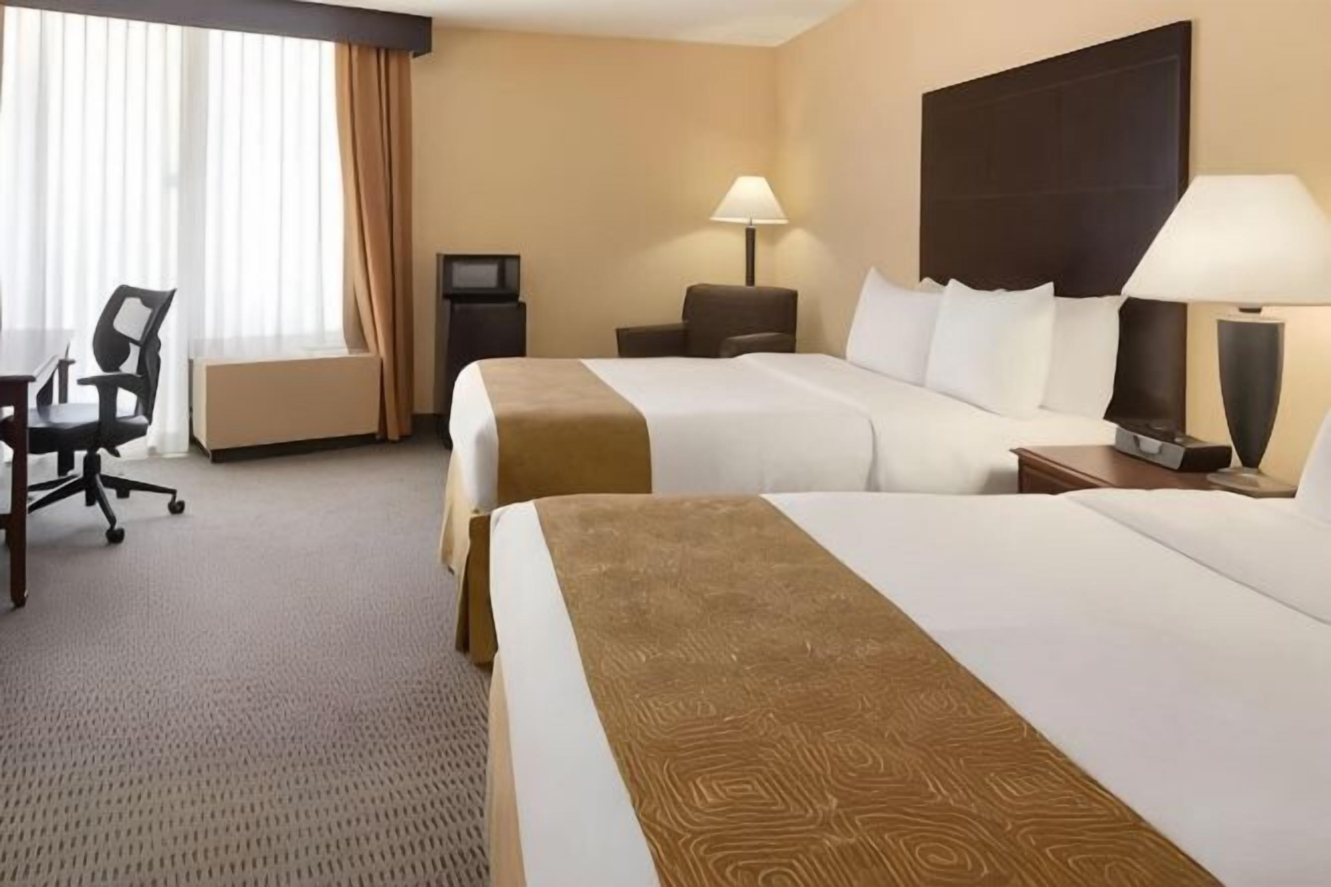 In-room safe, desk, iron/ironing board, free WiFi