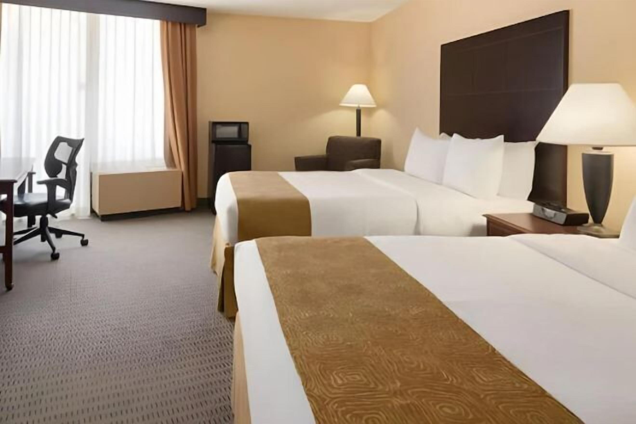 In-room safe, desk, iron/ironing board, free WiFi