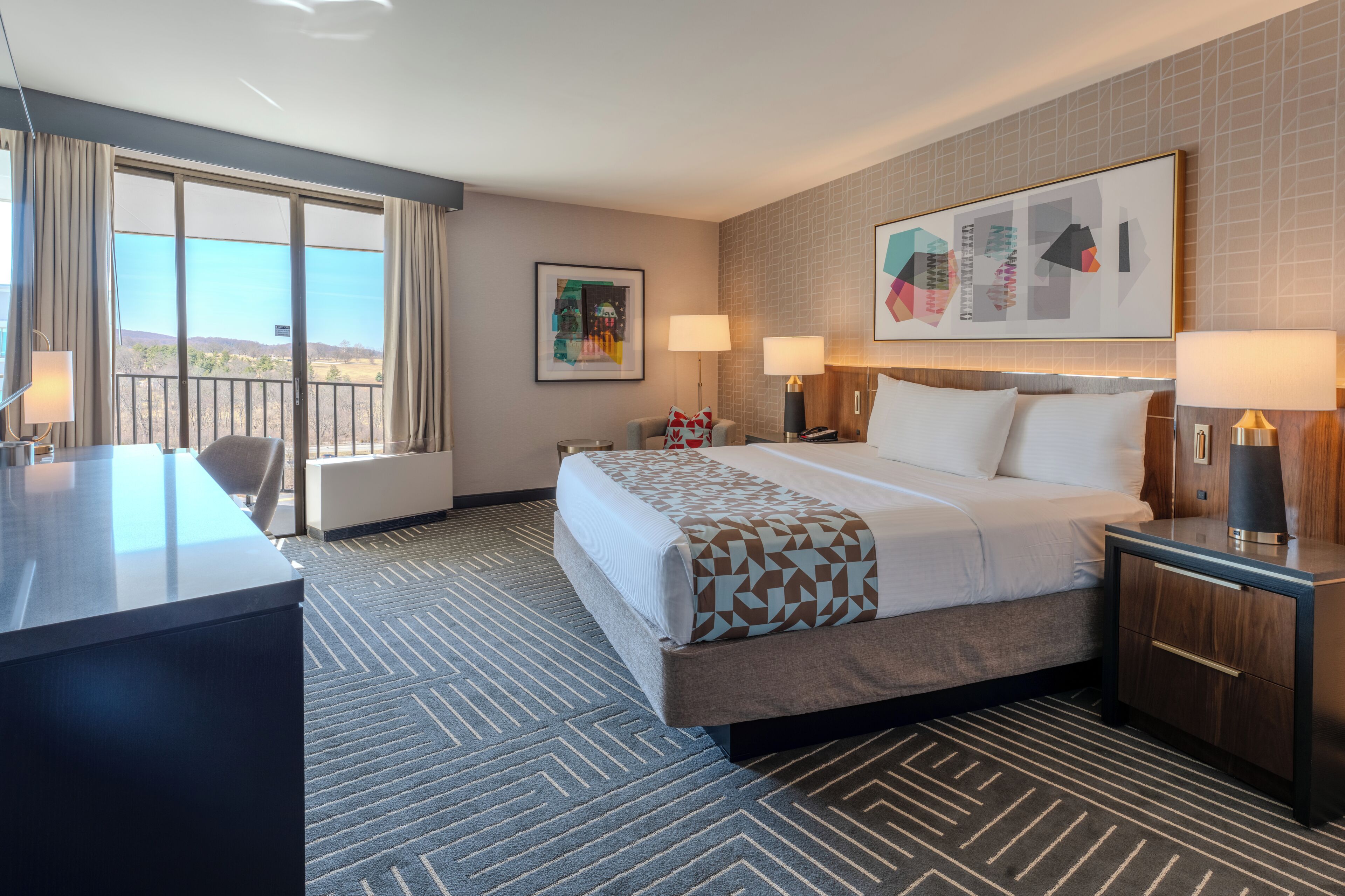 Caja de seguridad en la habitación y escritorio 