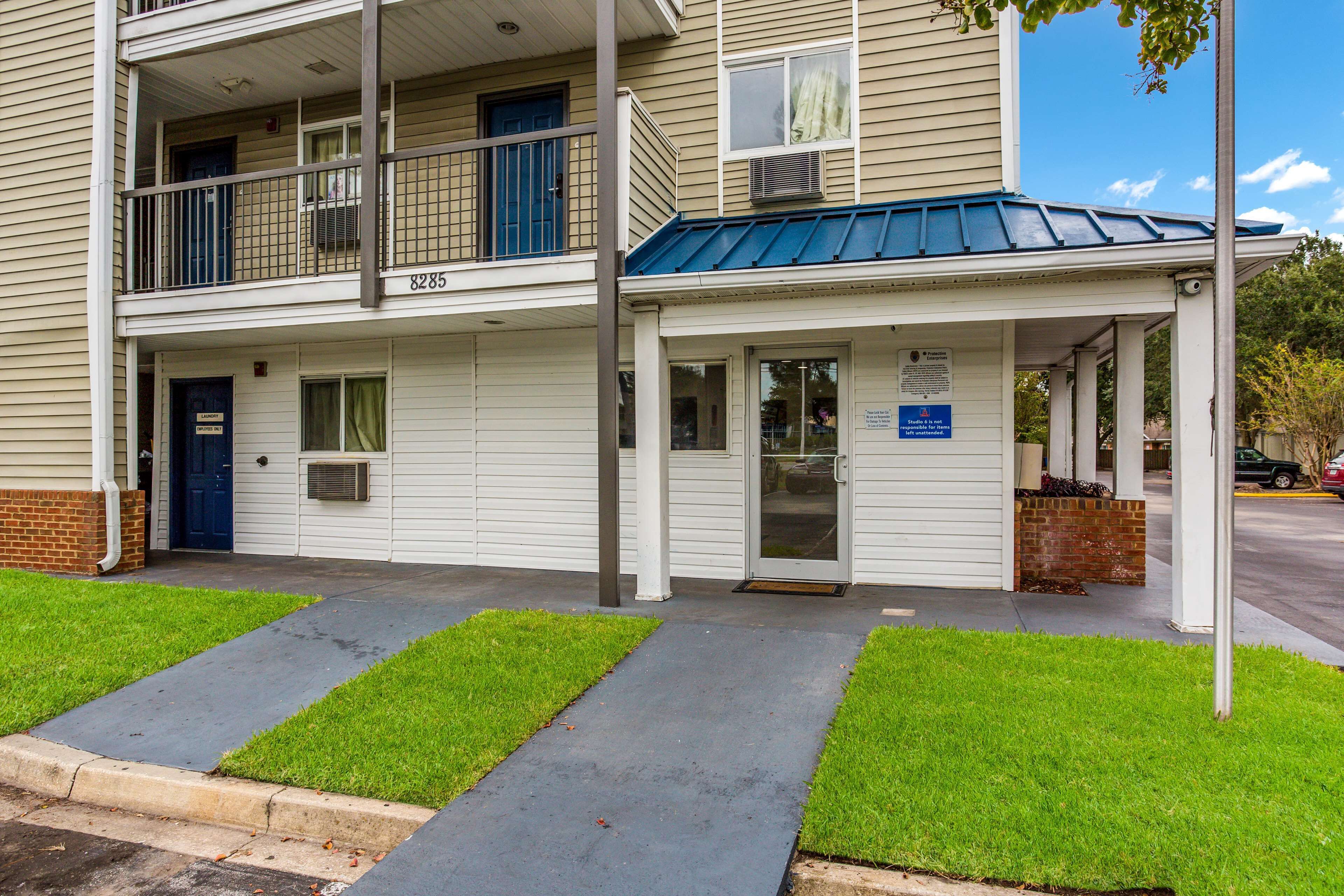 Photo - Studio 6 Extended Stay - Jacksonville, FL - South