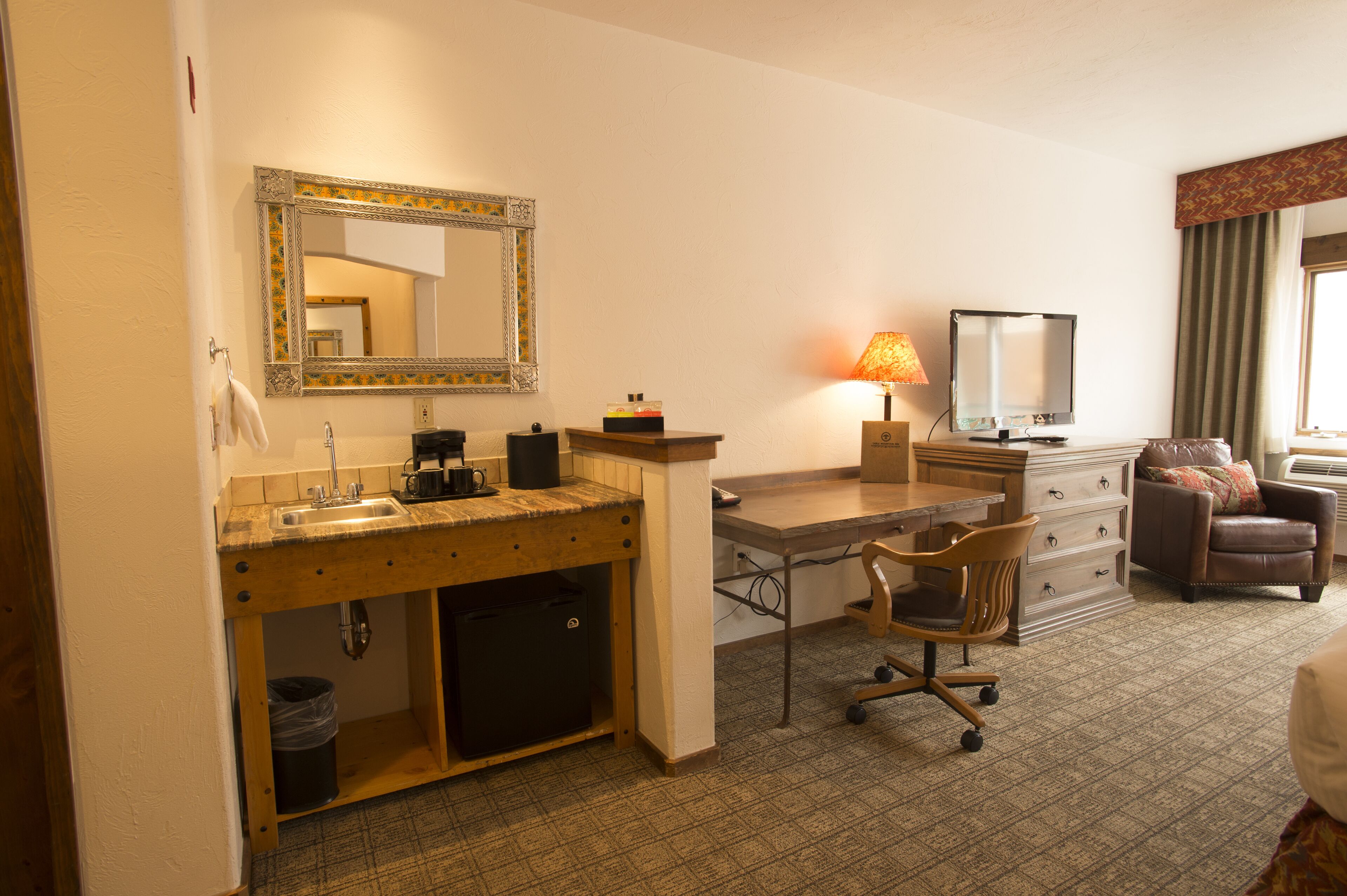 1 bedroom, premium bedding, pillow-top beds, desk