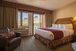 Ropa de cama de alta calidad, colchones con pillow-top y escritorio