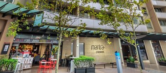 曼特拉查特斯伍德酒店