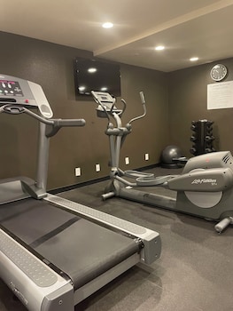 Fitness center at Anaheim Portofino Inn and Suites
