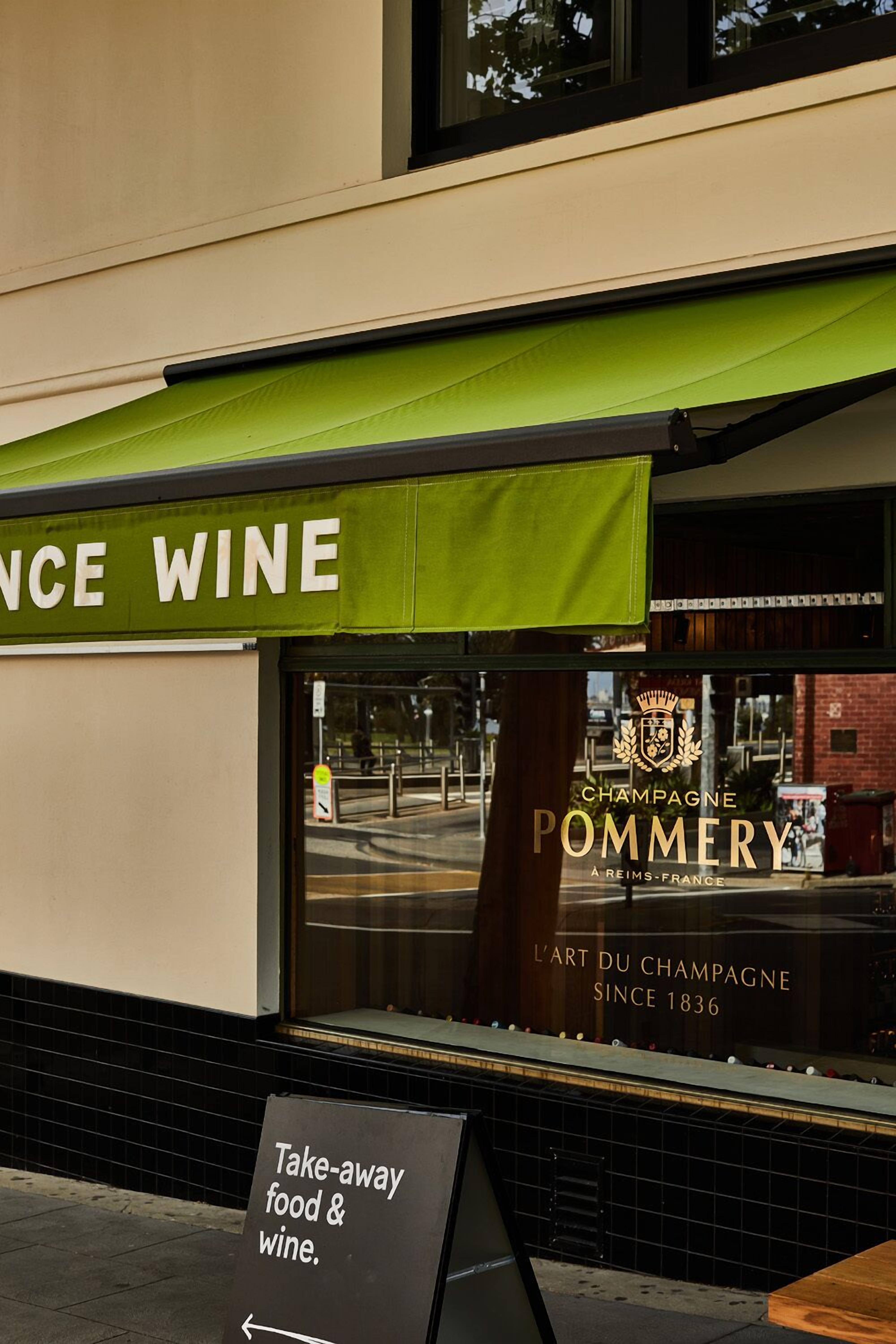 2 bars/lounges, wine bar