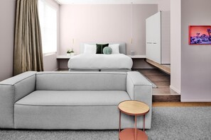 Hypo-allergenic bedding, minibar, in-room safe, iron/ironing board