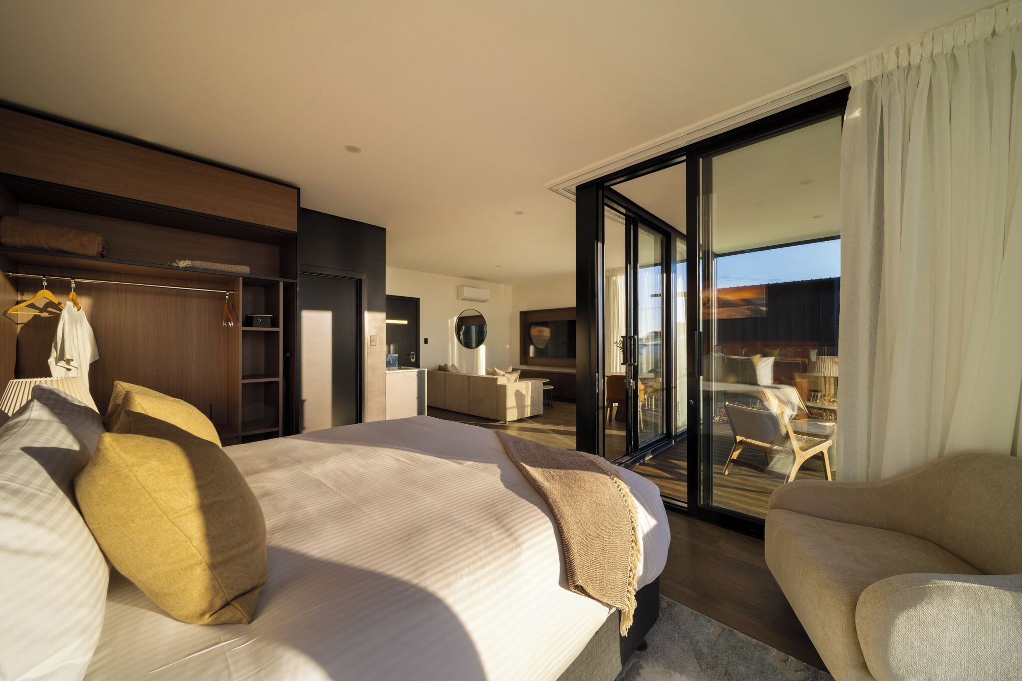 Deluxe Villa, 1 King Bed | 1 bedroom, in-room safe, desk, iron/ironing board