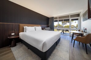 Superior Room, 1 King Bed, Bay View | 1 bedroom, in-room safe, desk, iron/ironing board - Mercure Kangaroo Island Lodge (American River)