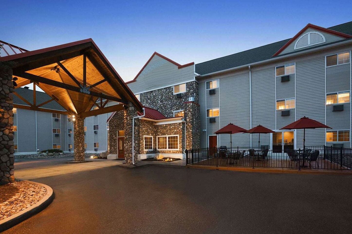 Hawthorn Suites by Wyndham - Eagle in Eagle, United States